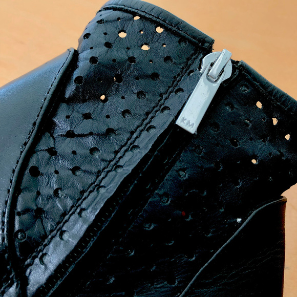 Karen Millen NWT Perforated Black Leather Peeptoe Booties, Size 7 - Picture 7 of 8